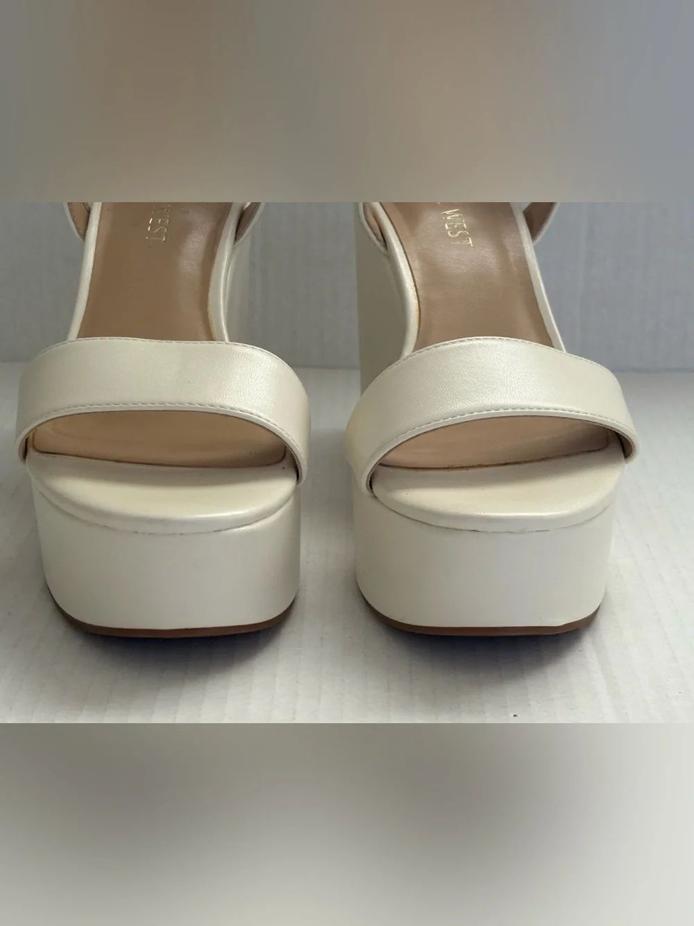 Nine West Cream Platform Sandals with Ankle Strap Chunky 4” Heels Size 8.5